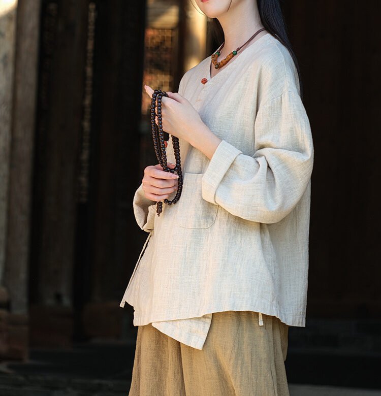 New Chinese-style ramie female top with oblique placket and plate buttons