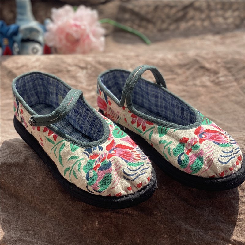 Women's handmade cloth shoes with mandarin duck pattern and single strap buckle