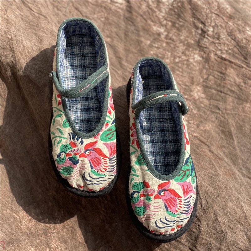 Women's handmade cloth shoes with mandarin duck pattern and single strap buckle